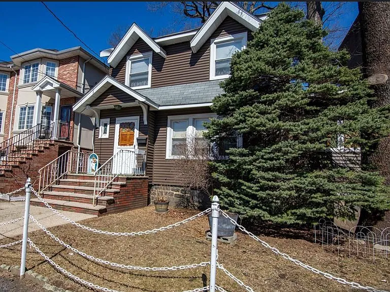 255 Lawton Ave — Photo 8