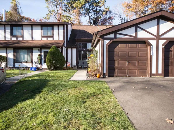 132 Fieldstone #132, Middle Island, NY 11953