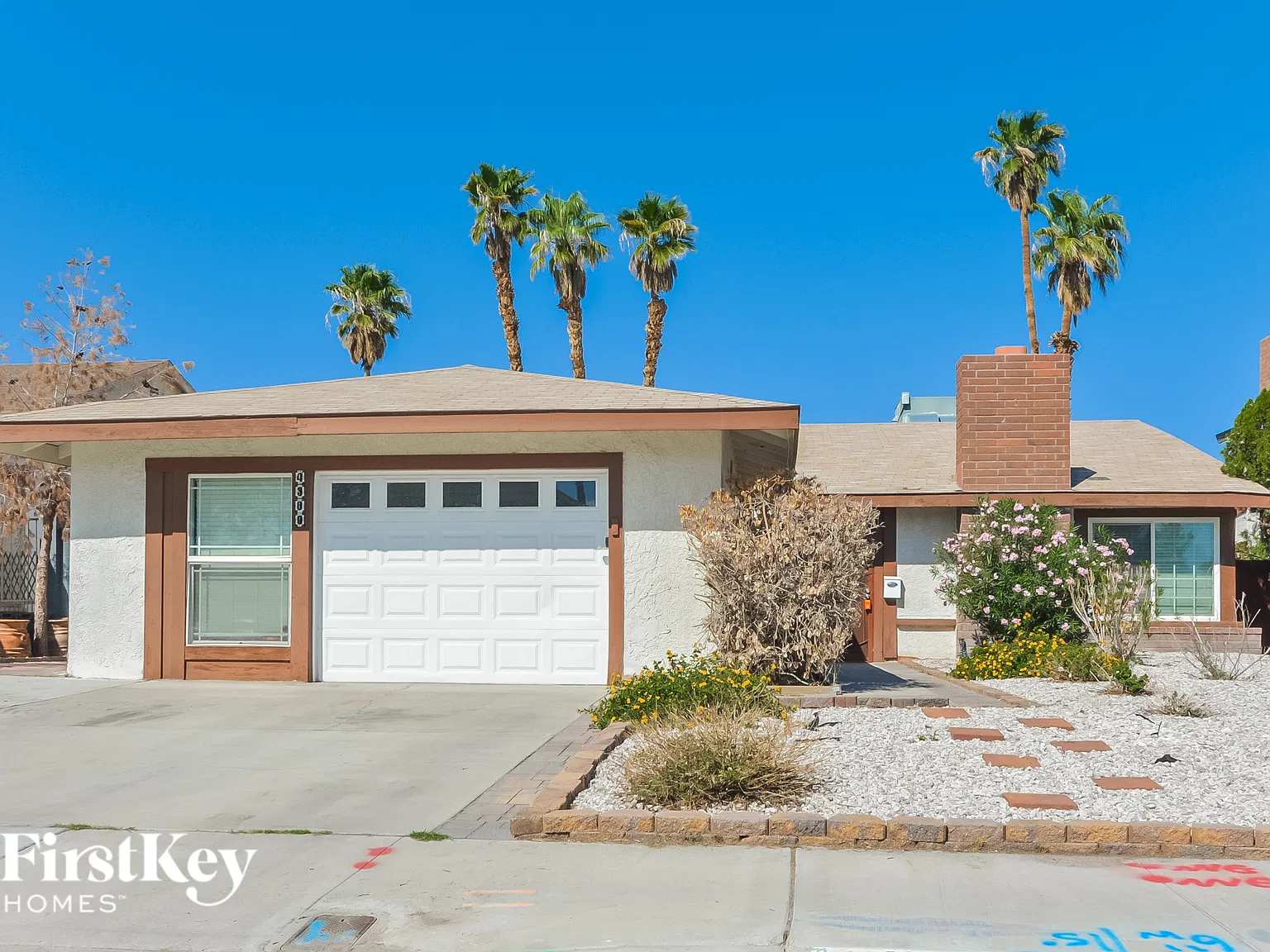 4 bed, 2.0 bath, 2116 sqft, $2,625 — Photo 1