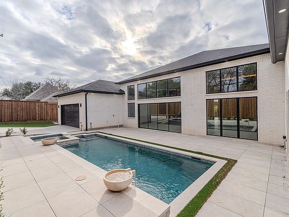 3rd image of 11314 Hillcrest Rd