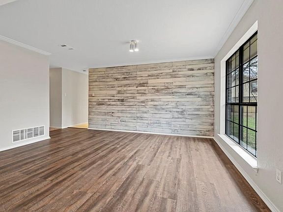 2nd image of 4864 Ashton Ave
