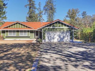 1966 Lampman Rd, Gold Hill, OR 97525