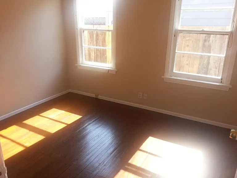 950 W Almond Ave — Photo 18