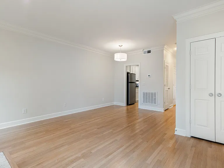 2913 Parthenon Ave — Photo 8