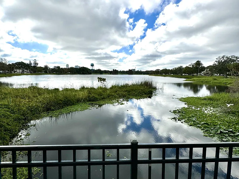 Crescent Lake Park Trail