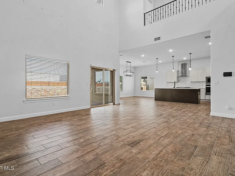 979 Airship Pl — Photo 12
