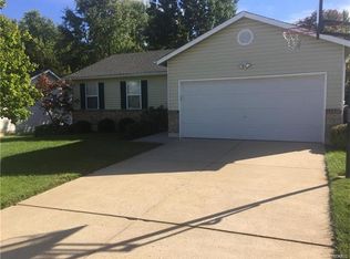 3 Pine Tree Ct, Saint Peters, MO 63376