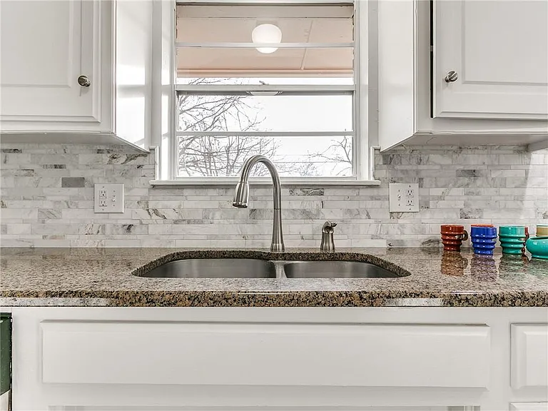 3608 Jim Robison Dr — Photo 10