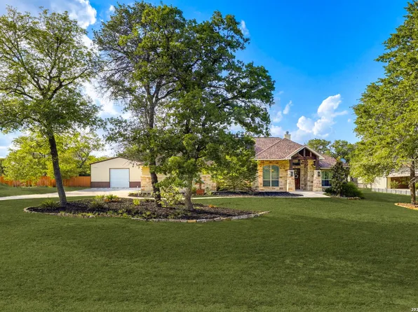 181 CHAMPIONS BLVD, La Vernia, TX 78121