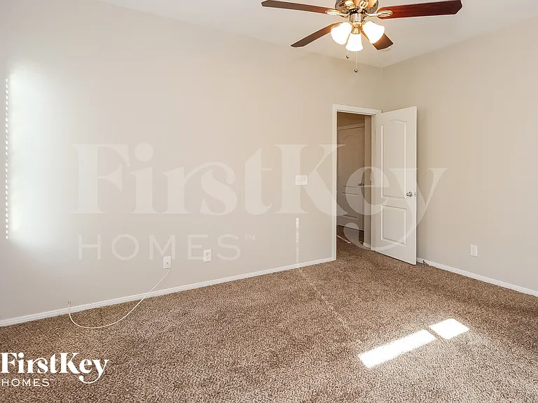 10552 Lessona St — Photo 11