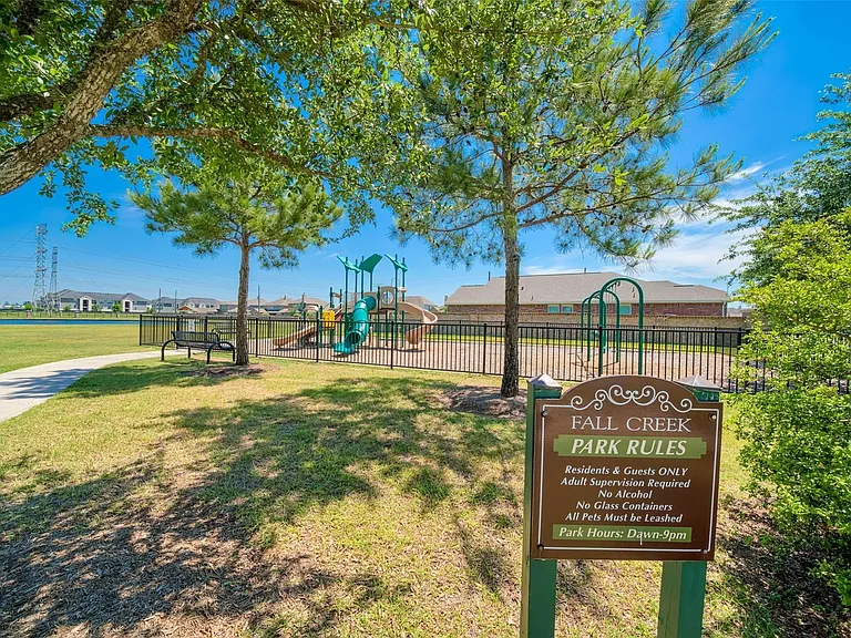 10026 Thicket Park Ln — Photo 46