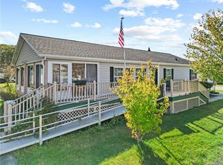 71 Blackbird St, Tiverton, RI 02878