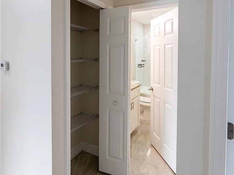 941 Jaguar Blvd — Photo 16
