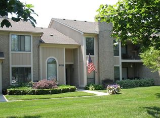 18548 Campo Dr, Clinton Township, MI 48038