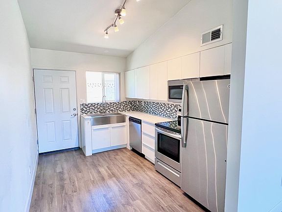 5th image of 2726 E Glenrosa Ave APT 7