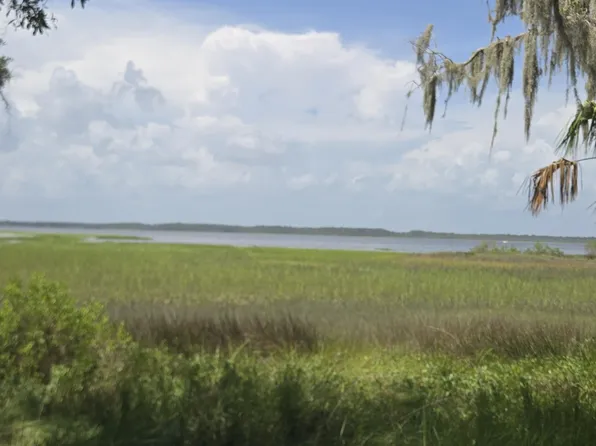 7 Turnstone Drive N, Beaufort, SC 29907