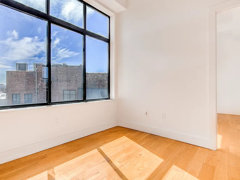 1680 Madison St #31O — Photo 4