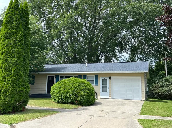 180 N Lawn St, Alpena, MI 49707