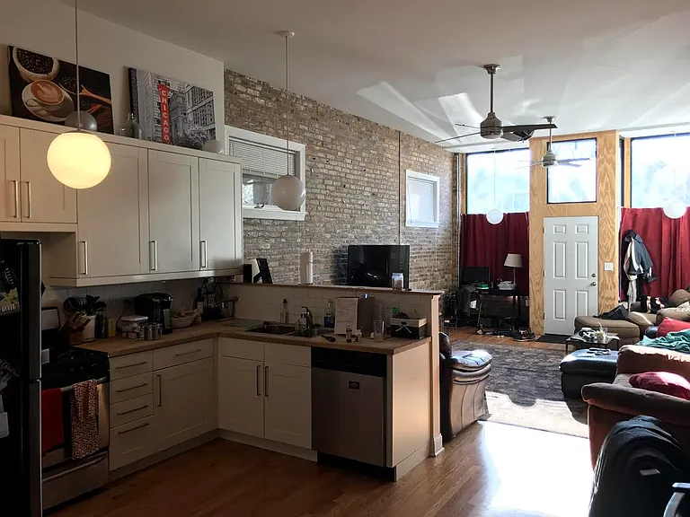 1243 N Greenview Ave — Photo 5