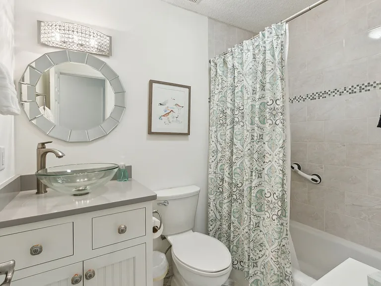 2705 Allan St — Photo 13
