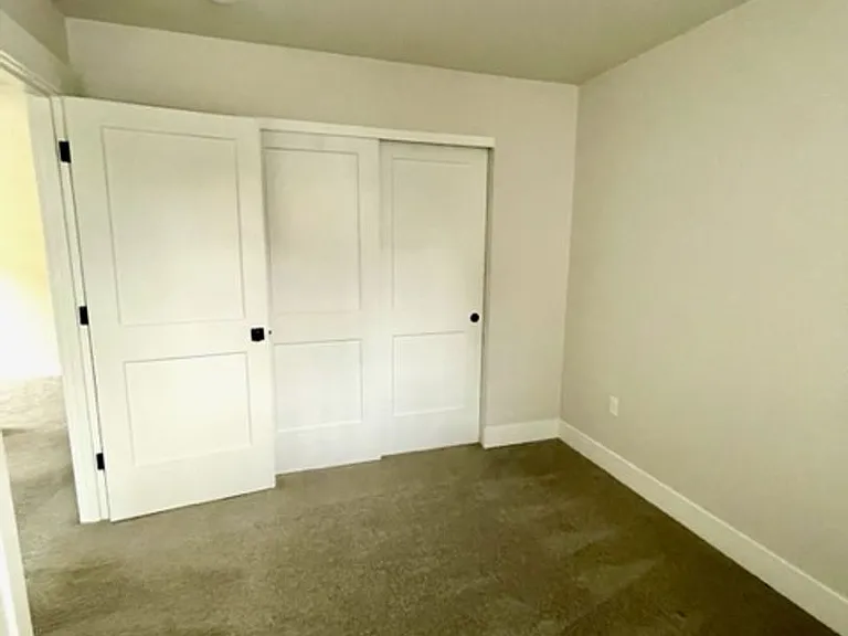 1718 NE Lotus Dr #1 — Photo 16