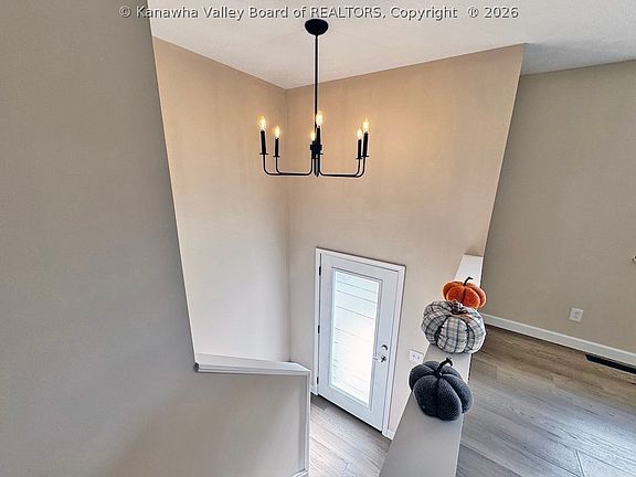 5th image of 137 Springlea Dr