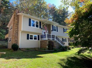 363 Oak Hills Ln, Mountain City, TN 37683