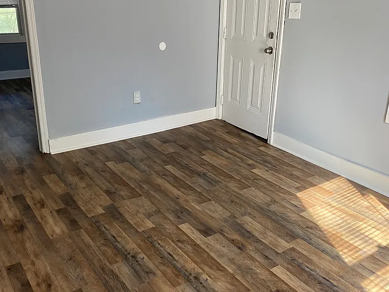 2433 Myers St — Photo 9