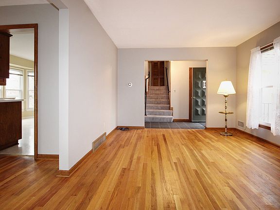 3rd image of 10709 W 98th Ter