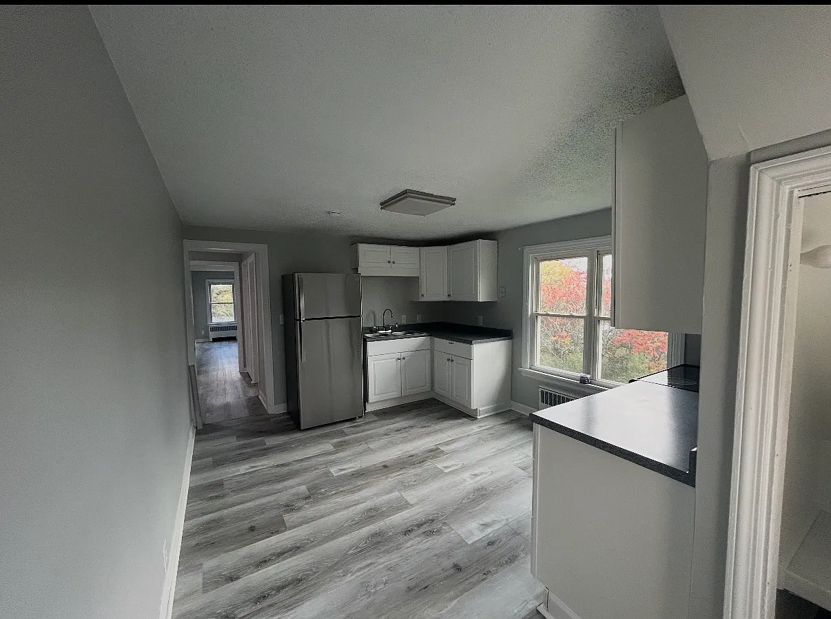 2 bed, 1000 sqft, $1,475 — Photo 2