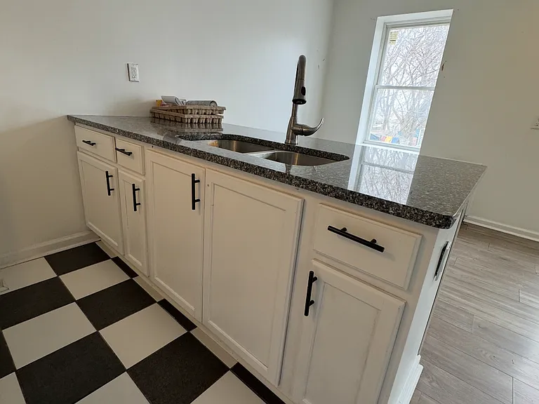 1080 Morrell St #13 — Photo 7