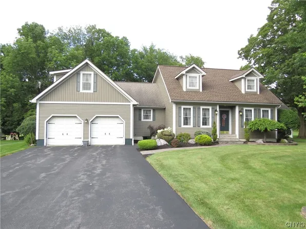123 Applewood Dr, Ilion, NY 13357