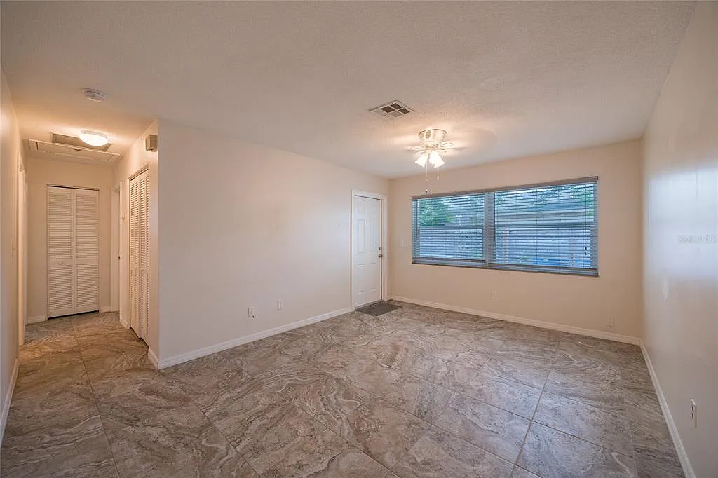 2 bed, 1.0 bath, 857 sqft, $2,300 — Photo 4