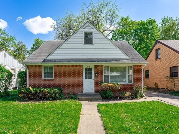 2124 Paradise Blvd, Rockford, IL 61103