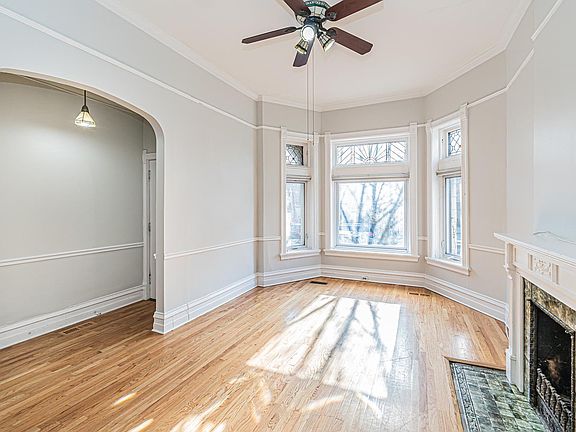 3rd image of 750 W Belden Ave #1