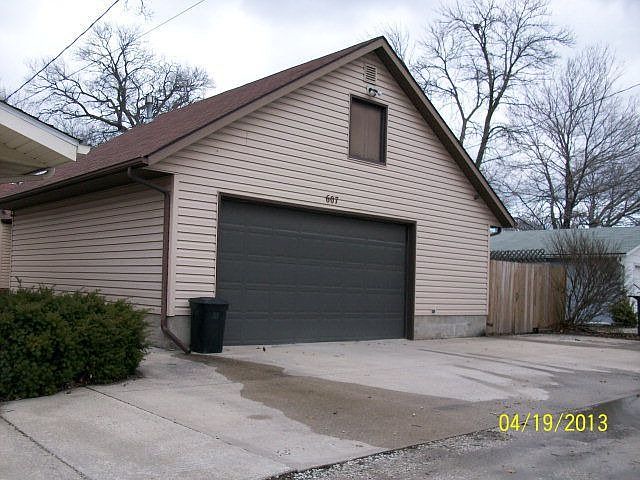 2nd image of 607 11th Ave N
