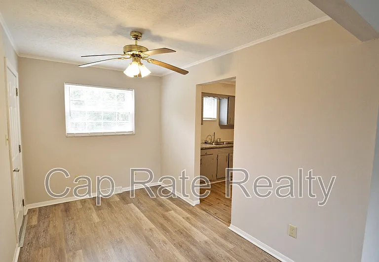 1226 Parkview Dr — Photo 7
