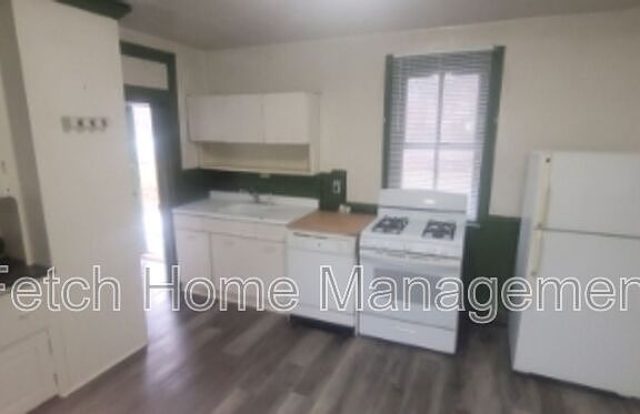 2nd image of 107-109 E Main St #1