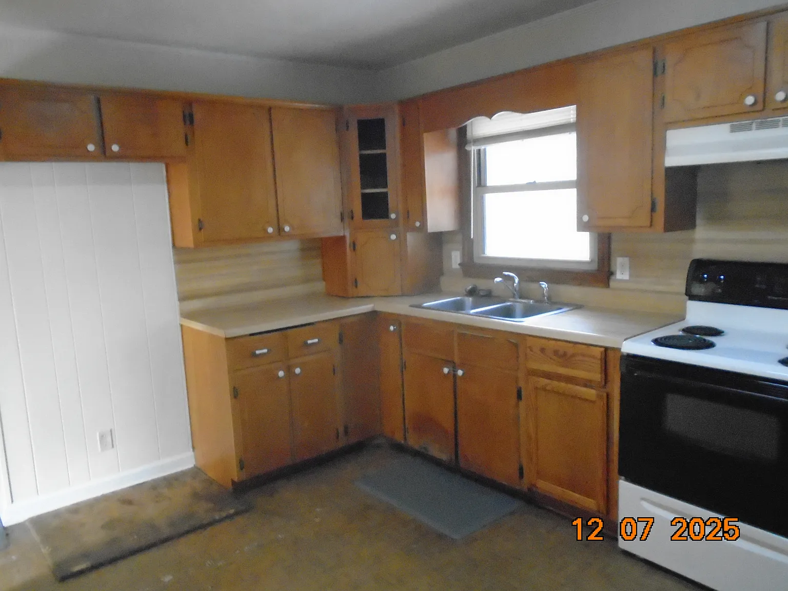 3 bed, 960 sqft, $1,200 — Photo 2