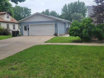 323 W Broadway Ave, Saint Peter, MN, 56082