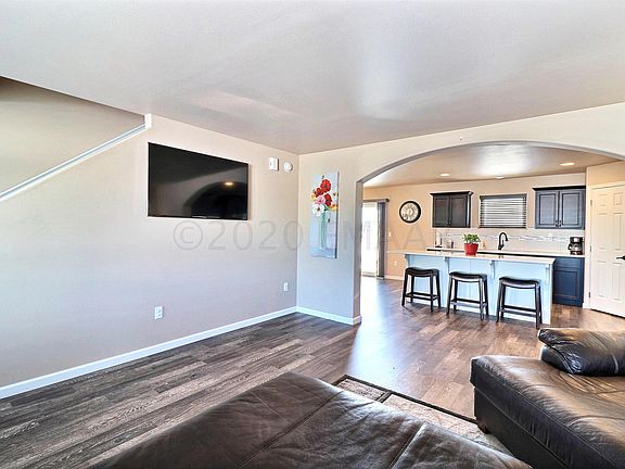 5th image of 1061 Wildflower Ln W