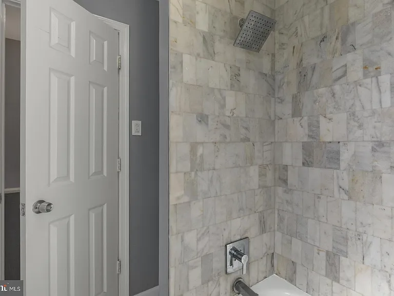 2803 Aramingo Ave — Photo 30