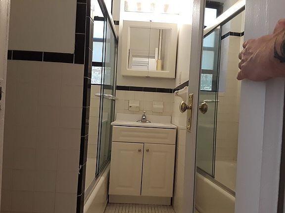 5th image of 530 2nd St #2B