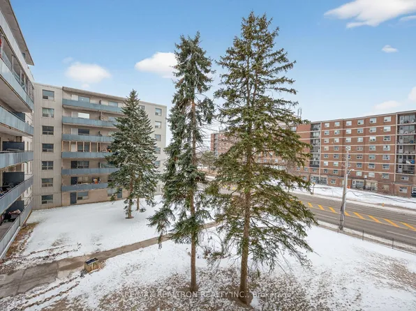 275 Wentworth St W, Oshawa, ON