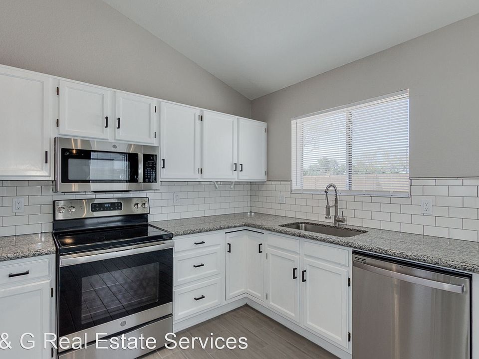 1st image of 1111 N 64th St Unit 32