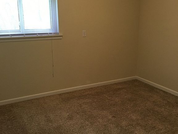 3rd image of 911 Gibbon St #11