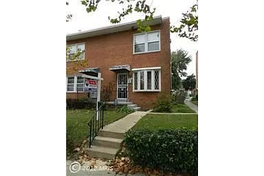 653 Kennedy St NE photo 1