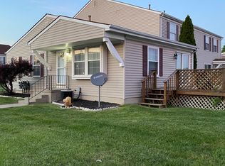 28235 Raleigh Crescent Dr, New Baltimore, MI 48051