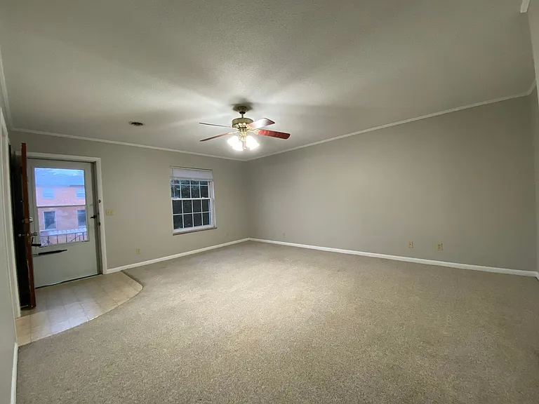 104 Skyview Dr — Photo 5