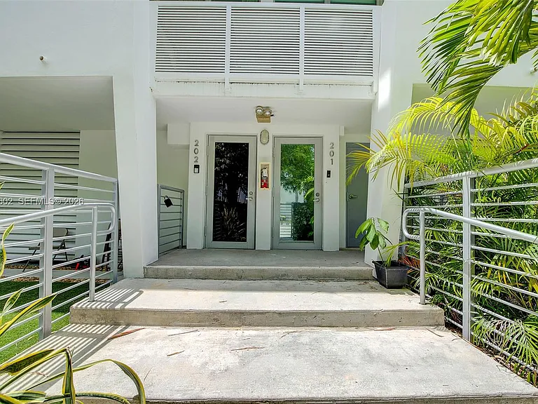 1577 Bay Rd #201 — Photo 30